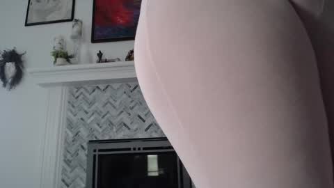 Aurora Willows online show from 19, 2, 2026