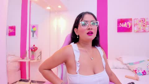 Scarlette  online show from 7, 12, 2024