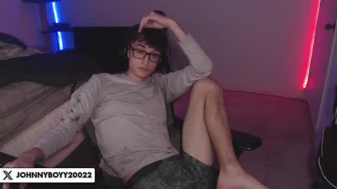 Snapshot of 18yrboyhot chatting on 9, 9, 2025 19yrboyhot online show from 9, 9, 2025