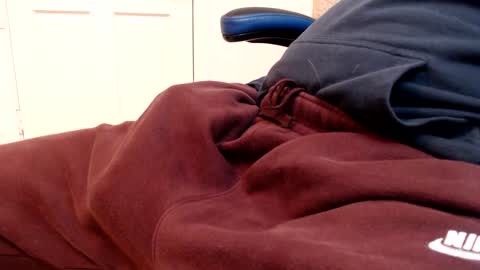 i erupt if you suck ur nipples 4 me and look at the camera while watching me online show from 25, 2, 2025