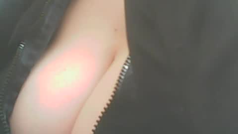 Snapshot of 1deluxepussy chatting on 12, 3, 2025 Deluxepussy online show from 12, 3, 2025