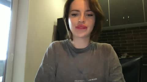 Snapshot of 1dove chatting on 10, 12, 2024 DOVE online show from 10, 12, 2024
