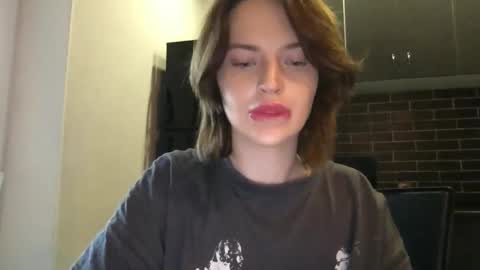 Snapshot of 1dove chatting on 2, 2, 2025 DOVE online show from 2, 2, 2025
