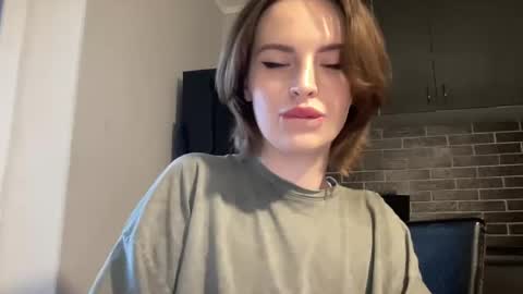 Snapshot of 1dove chatting on 24, 2, 2025 DOVE online show from 24, 2, 2025