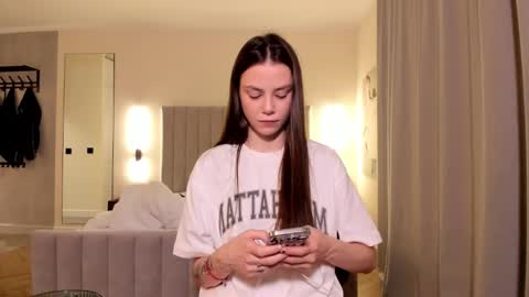 Lily 3 online show from 10, 1, 2026