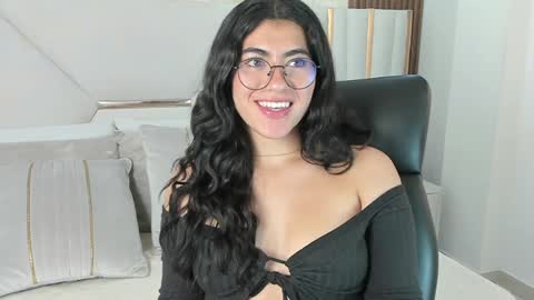 Snapshot of 1m_emily chatting on 22, 1, 2025 . online show from 22, 1, 2025