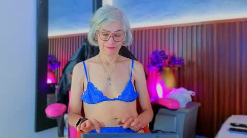 Miss Monserrate online show from 10, 4, 2026