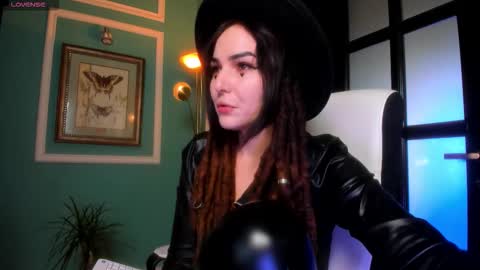 Moona  online show from 15, 11, 2025