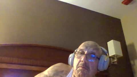 TheShyOne18 online show from 21, 4, 2026