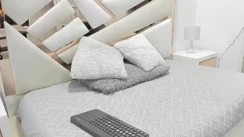 Snapshot of 1naughty_milf chatting on 18, 2, 2025 Luisa online show from 18, 2, 2025