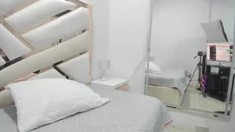 Snapshot of 1naughty_milf chatting on 28, 2, 2025 Luisa online show from 28, 2, 2025