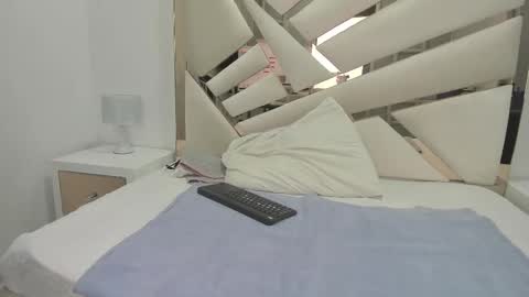 Snapshot of 1naughty_milf chatting on 7, 3, 2025 Luisa online show from 7, 3, 2025