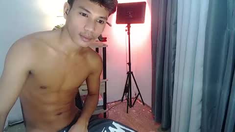 1sweetloverxx online show from 16, 4, 2026