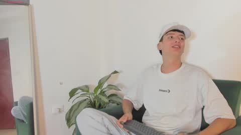 1Threestar online show from 24, 10, 2025