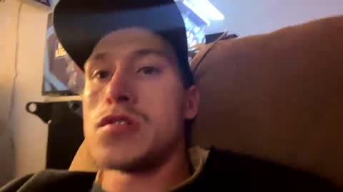 Snapshot of 21yearsy0ung9icheshung chatting on 1, 1, 2025 AlecurClit online show from 1, 1, 2025