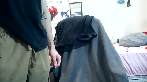 Snapshot of 21yearsy0ung9icheshung chatting on 2, 2, 2025 AlecurClit online show from 2, 2, 2025