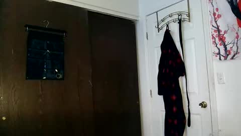 Snapshot of 21yearsy0ung9icheshung chatting on 2, 3, 2025 AlecurClit online show from 2, 3, 2025