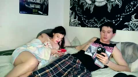 Snapshot of 21yearsy0ung9icheshung chatting on 4, 3, 2025 AlecurClit online show from 4, 3, 2025