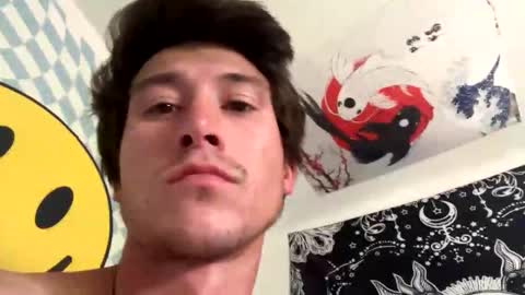 Snapshot of 21yearsy0ung9icheshung chatting on 23, 10, 2025 AlecurClit online show from 23, 10, 2025