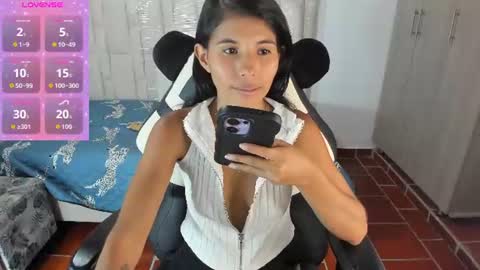 Snapshot of 25_dulce chatting on 24, 7, 2026 25 Dilce online show from 24, 7, 2026