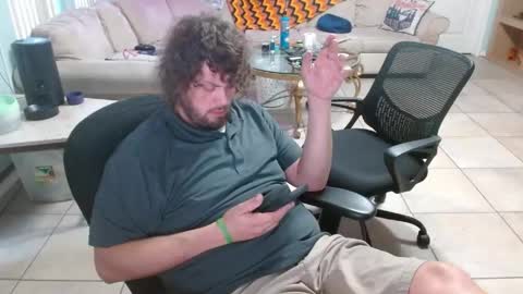 Snapshot of 2dirtyhillbillies chatting on 20, 5, 2026 ThrillBilly online show from 20, 5, 2026