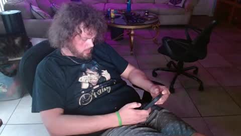 Snapshot of 2dirtyhillbillies chatting on 27, 5, 2026 ThrillBilly online show from 27, 5, 2026