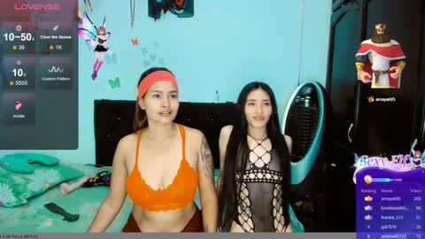 Snapshot of 2girls__dream chatting on 31, 12, 2024 samantha sharon online show from 31, 12, 2024