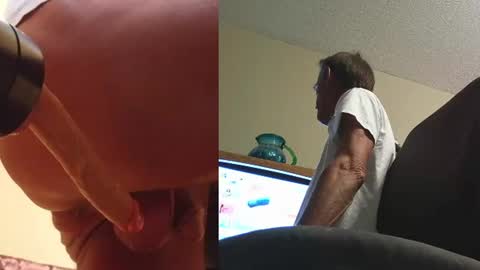 Snapshot of 2tiredoftoys chatting on 27, 6, 2026 2tiredoftoys online show from 27, 6, 2026