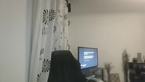 Snapshot of 33uk3 chatting on 3, 12, 2025 33UK online show from 3, 12, 2025
