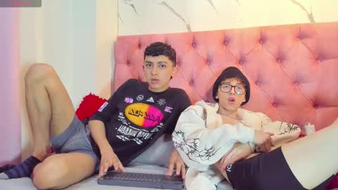 Guy 1  Guy 2  Guy 3. online show from 18, 12, 2025