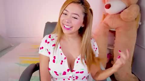 independent model online show from 22, 2, 2026