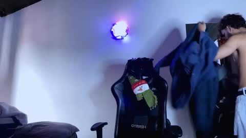 E V I L online show from 15, 11, 2025