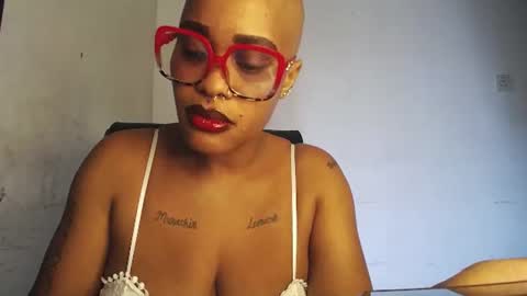 Snapshot of 420ebony_goddess chatting on 16, 6, 2026 goddess zuri online show from 16, 6, 2026