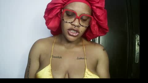 Snapshot of 420ebony_goddess chatting on 16, 7, 2026 goddess zuri online show from 16, 7, 2026