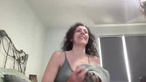 KC420Couple online show from 4, 6, 2026