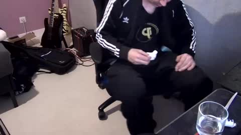 Larese Carlo online show from 3, 2, 2025