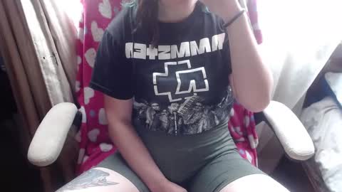 Snapshot of 666maskgirl chatting on 29, 9, 2025 SHANNON online show from 29, 9, 2025