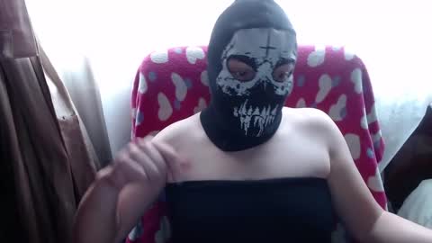 Snapshot of 666maskgirl chatting on 27, 10, 2025 SHANNON online show from 27, 10, 2025