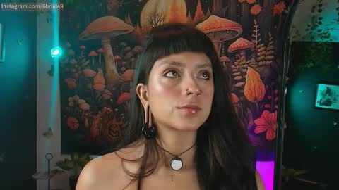 B R I E L A  online show from 31, 3, 2026