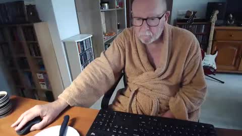 Snapshot of 7thsojourn chatting on 4, 3, 2025 Papi online show from 4, 3, 2025