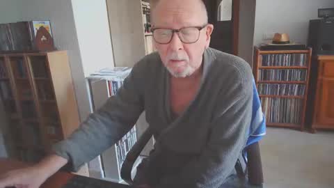  Papi  online show from 20, 10, 2025