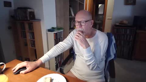  Papi  online show from 9, 4, 2026