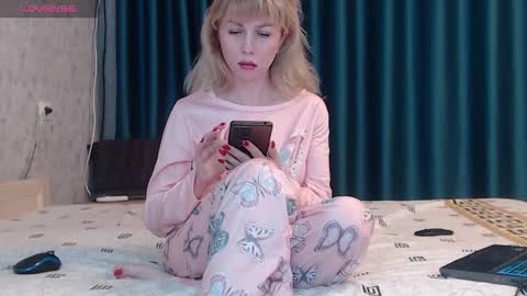 8000 Boginya online show from 16, 1, 2026