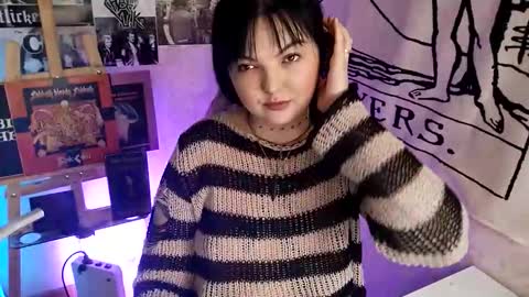Snapshot of 80s_brat chatting on 4, 10, 2025 Ivy online show from 4, 10, 2025