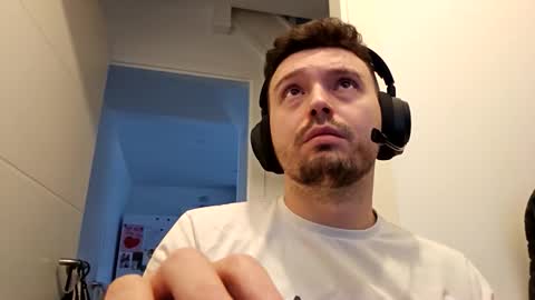 Snapshot of 8inchdude93 chatting on 14, 10, 2025 8inchdude93 online show from 14, 10, 2025