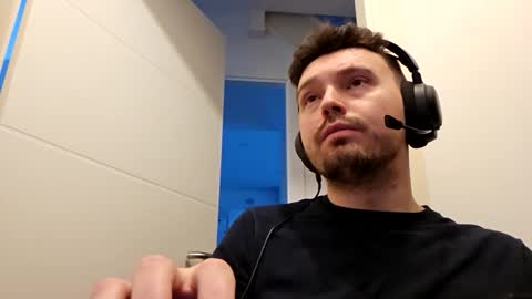 Snapshot of 8inchdude93 chatting on 12, 11, 2025 8inchdude93 online show from 12, 11, 2025