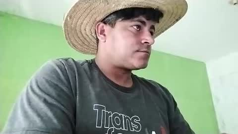 Snapshot of 9vinhocamshow chatting on 8, 12, 2024 9vinhocamshow online show from 8, 12, 2024