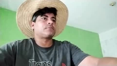 Snapshot of 9vinhocamshow chatting on 15, 12, 2024 9vinhocamshow online show from 15, 12, 2024
