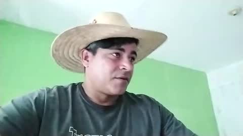 Snapshot of 9vinhocamshow chatting on 16, 12, 2024 9vinhocamshow online show from 16, 12, 2024