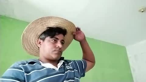 Snapshot of 9vinhocamshow chatting on 17, 12, 2024 9vinhocamshow online show from 17, 12, 2024